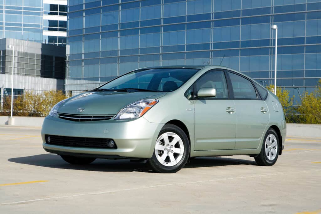Image showcasing green 2006 Toyota Prius